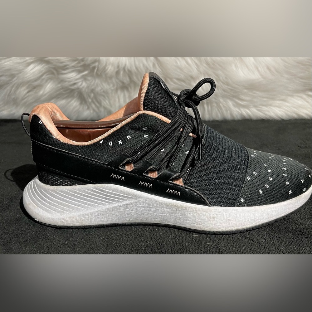 Under Armour Kicks Size 7